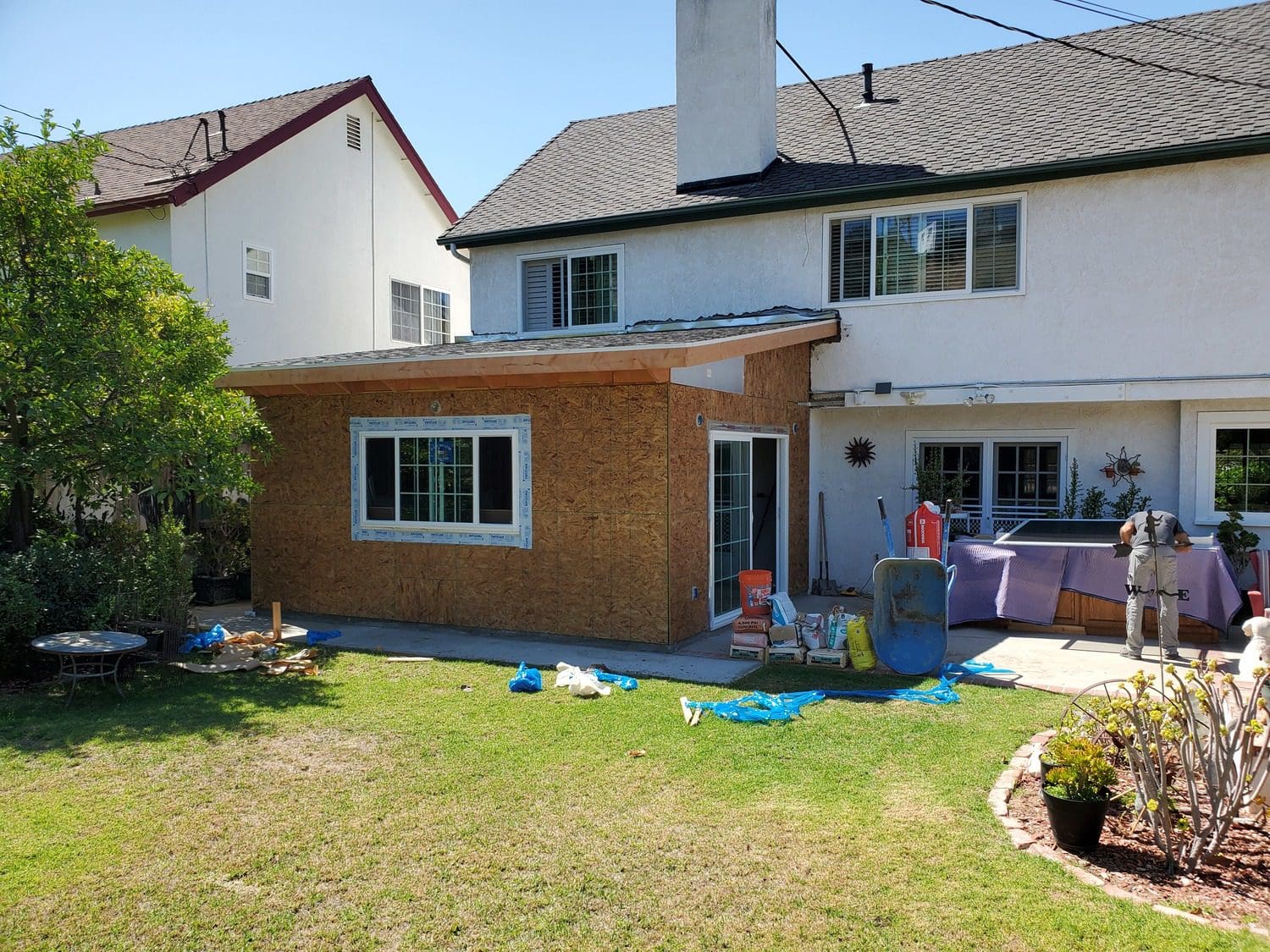 A house with a yard and lawn in it